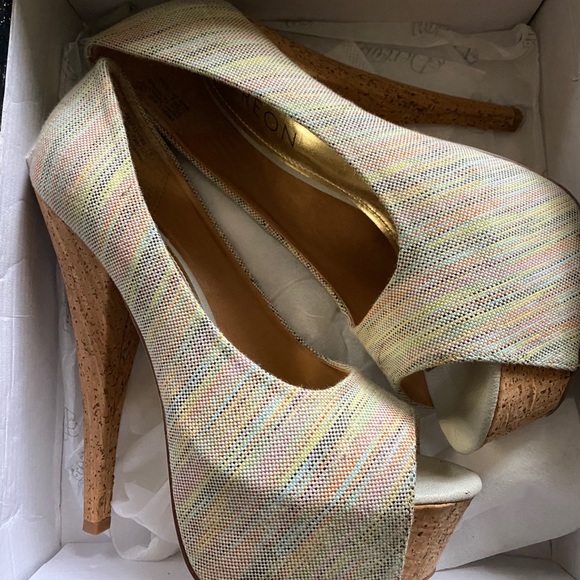 Deréon Platform Heels - Picture 2 of 3